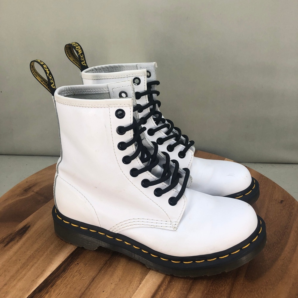 Dr Martens 1460W White Smooth Leather 8 Eye Lace Up Combat Boots Womens Size 6